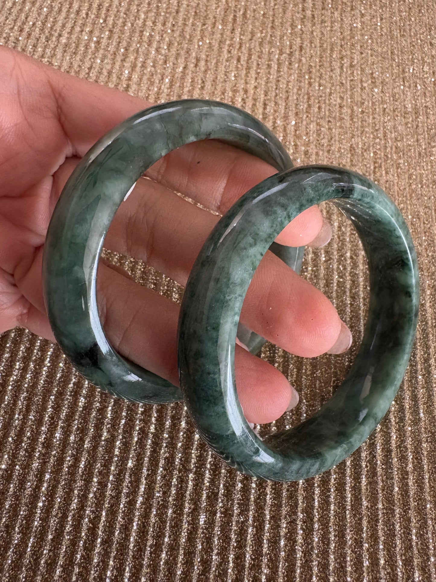 Jade bangle - Deep emerald green (S)
