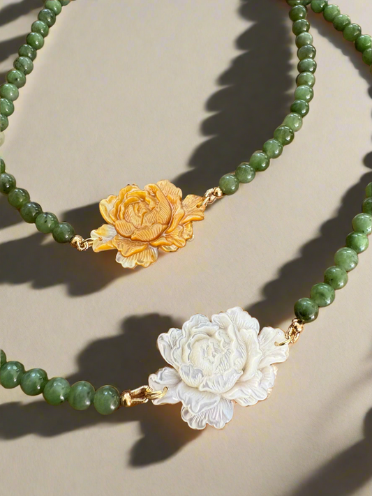 15” Jade & Mother of pearl carved Peony choker necklace 4mm