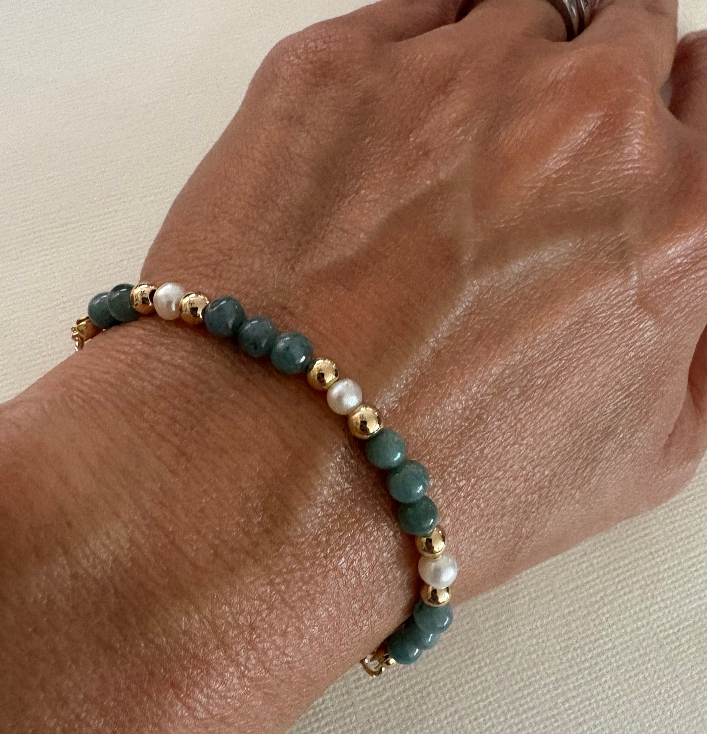 Mini Jade & Pearl slider bracelet (one size)